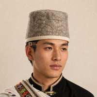 Men Gurung Topi
