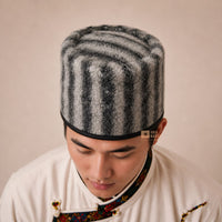 Men Gurung Topi