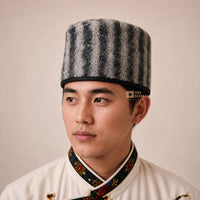 Men Gurung Topi