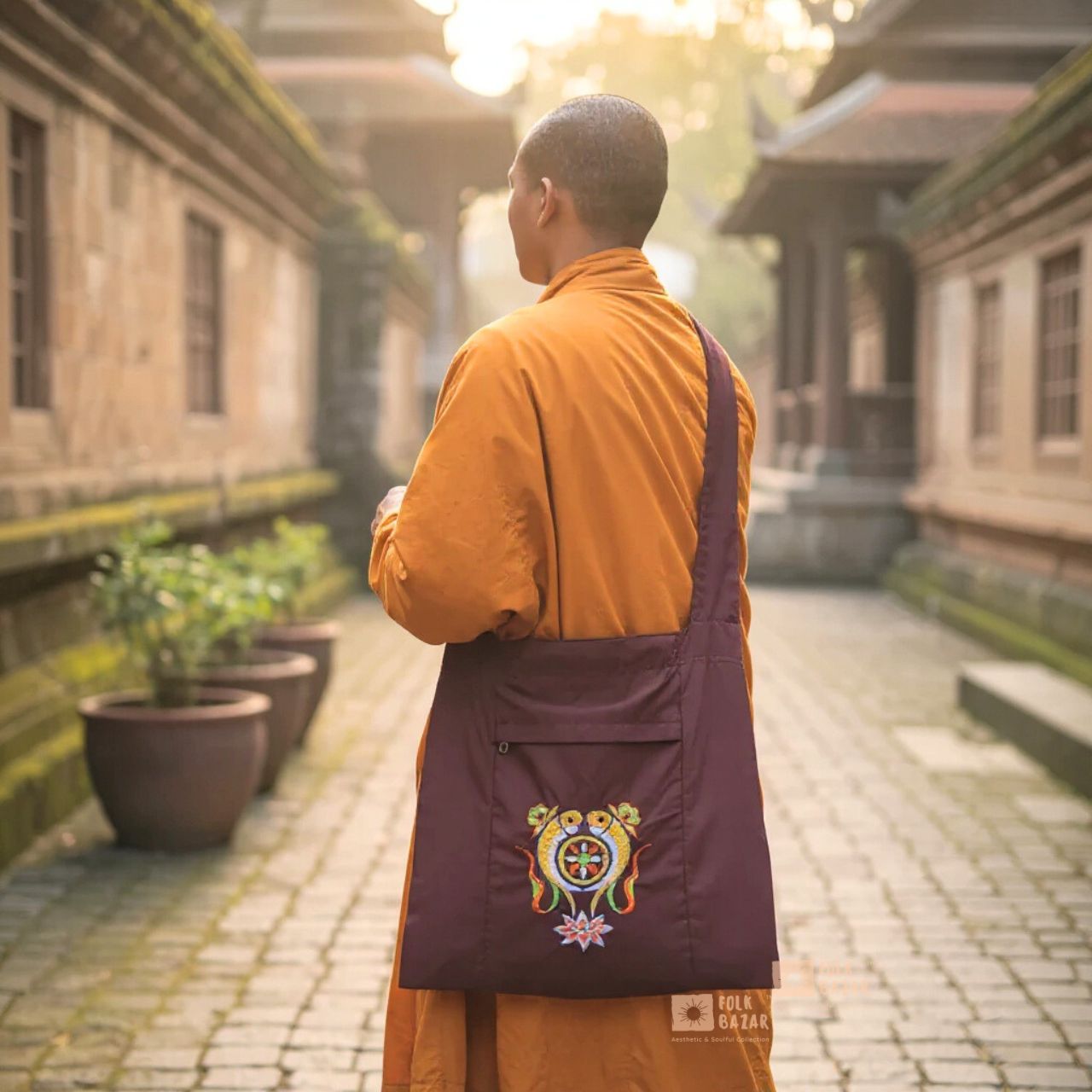 Jhola for Lama, Monk