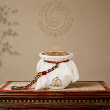 Lubum (Vase of Longevity)